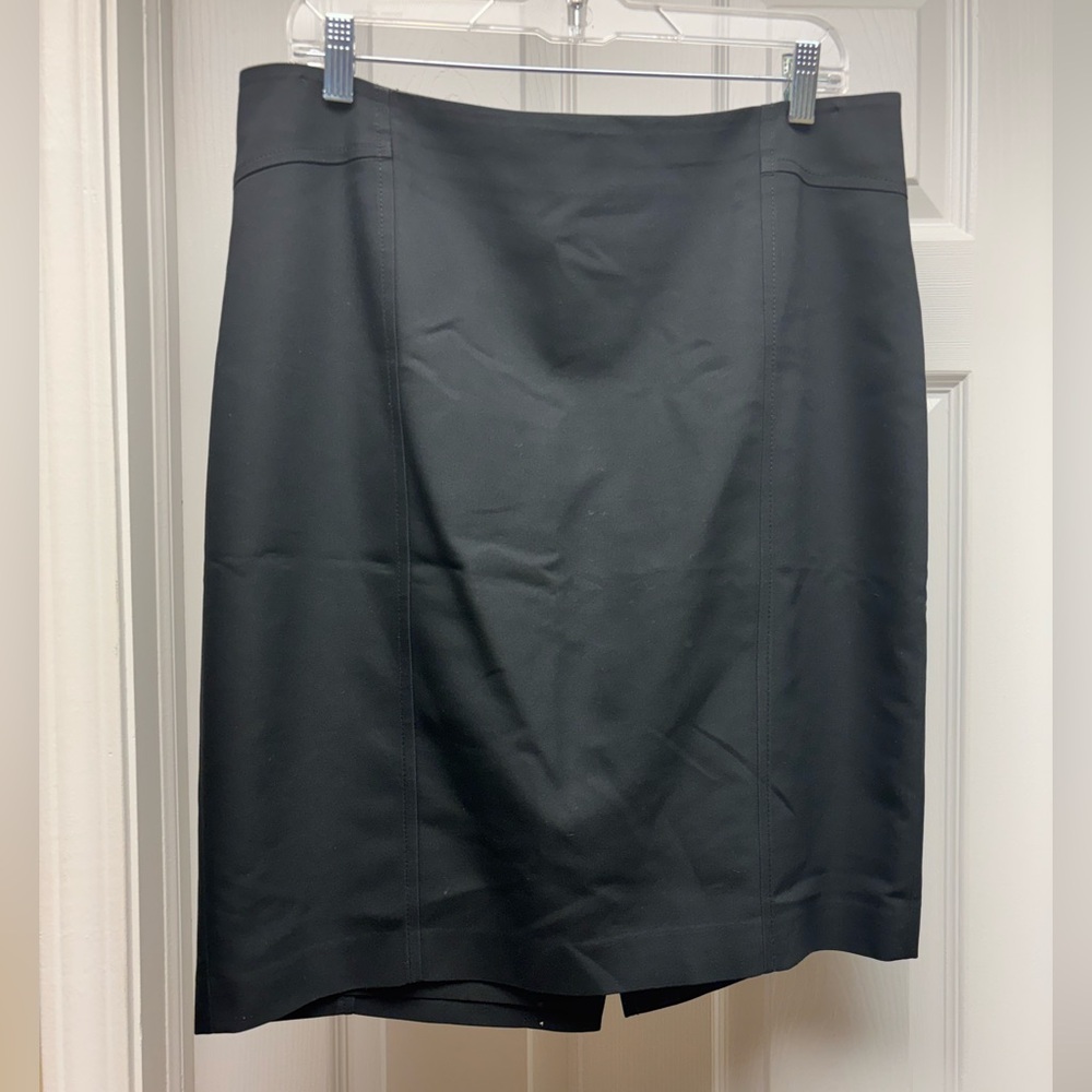 Ann Taylor Black Pencil Skirt – Size 14